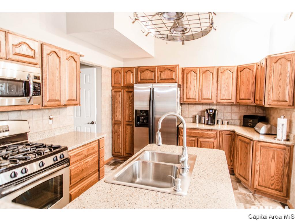 14297 Prairie Trail Athens, IL 62613 - Photo 18 of 30 Gallery Image 18