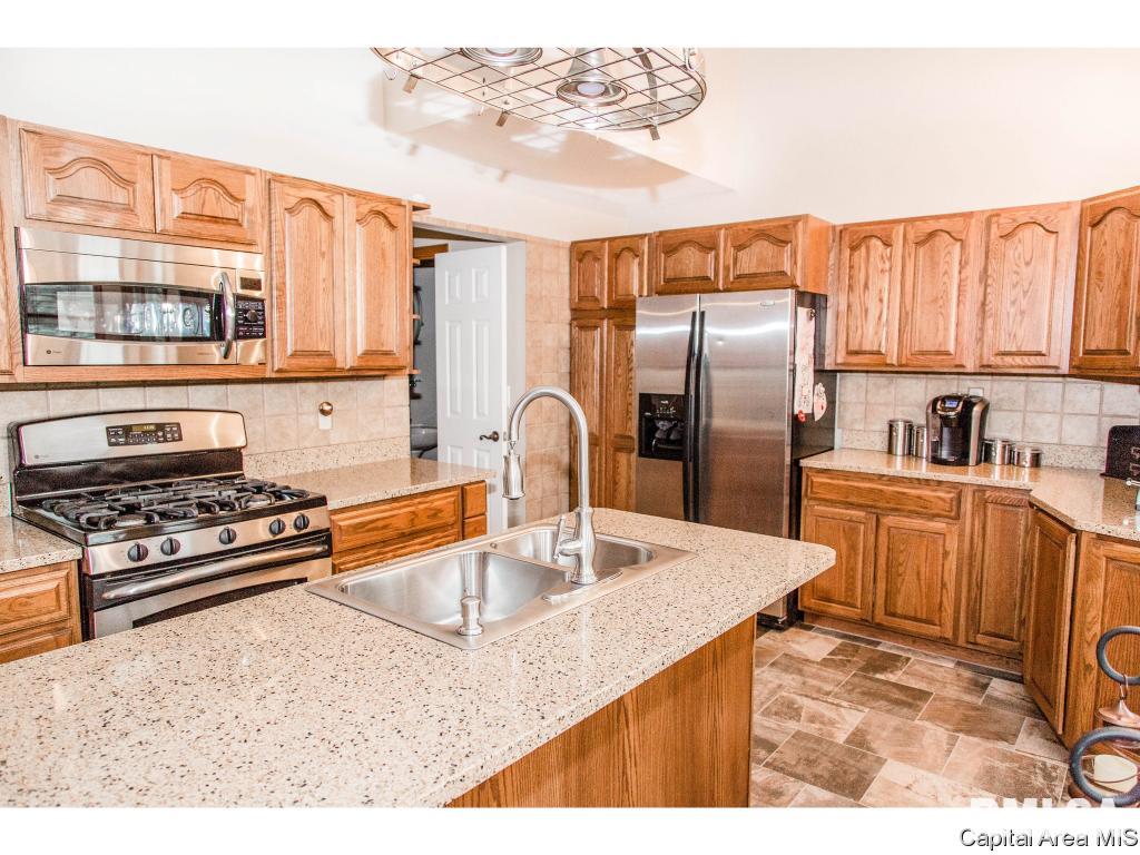 14297 Prairie Trail Athens, IL 62613 - Photo 19 of 30 Gallery Image 19