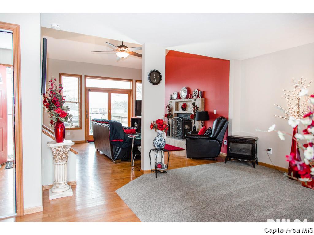 14297 Prairie Trail Athens, IL 62613 - Photo 7 of 30 Gallery Image 7