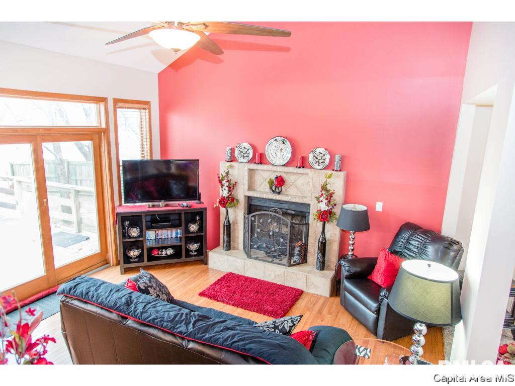 14297 Prairie Trail Athens, IL 62613 - Photo 8 of 30 Gallery Image 8