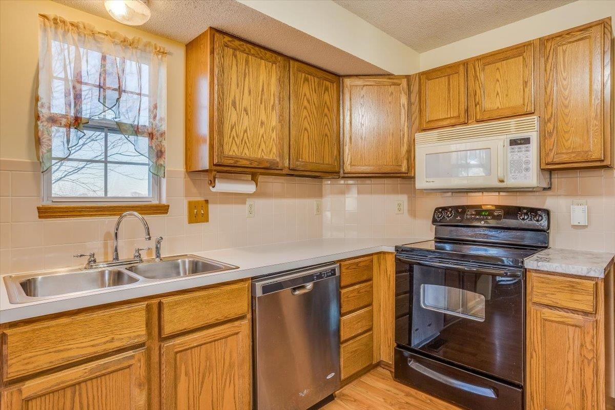 9776 Southeast Elvis Road Leon, KS 67074 - Photo 13 of 34