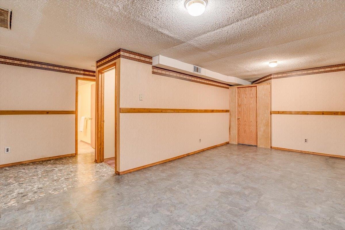 9776 Southeast Elvis Road Leon, KS 67074 - Photo 23 of 34