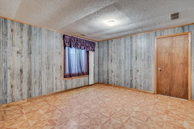 $225,000 | 9776 Southeast Elvis Road, Leon, KS 67074