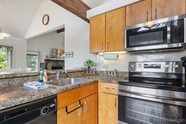 $399,900 | 392 Hopetown Drive, Osage Beach, MO 65065