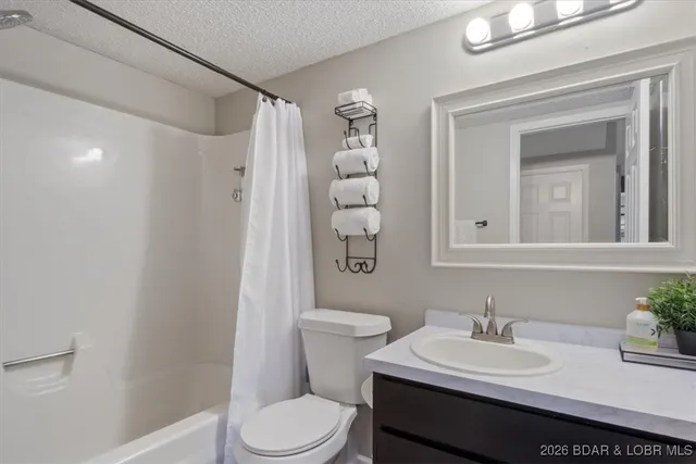 $399,900 | 392 Hopetown Drive, Osage Beach, MO 65065