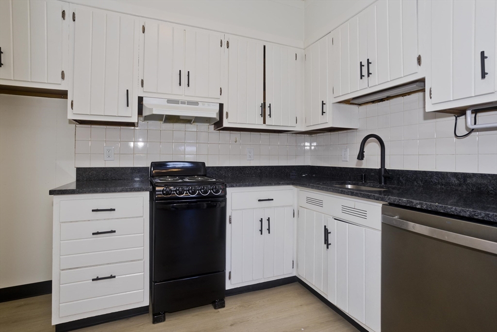 140 Chestnut Street, Unit 404 Springfield, MA 01103 - Photo 8 of 15