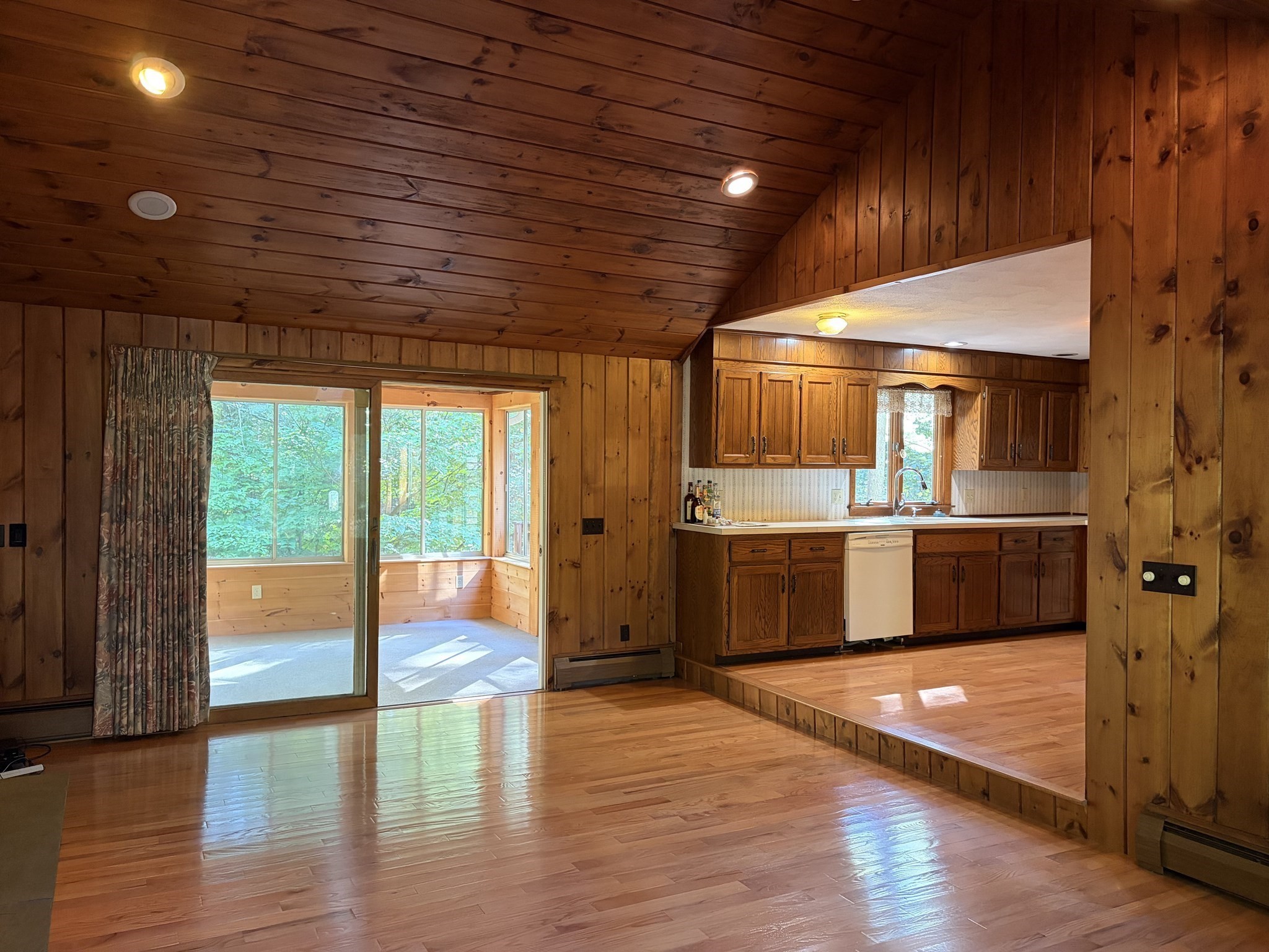 23 Forest Street Upton, MA 01568 - Photo 6 of 38 Gallery Image 6