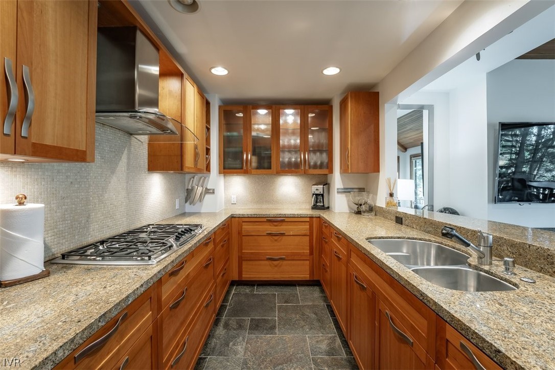 685 Wilson Way, Unit 4 Incline Village, NV 89451 - Photo 9 of 41