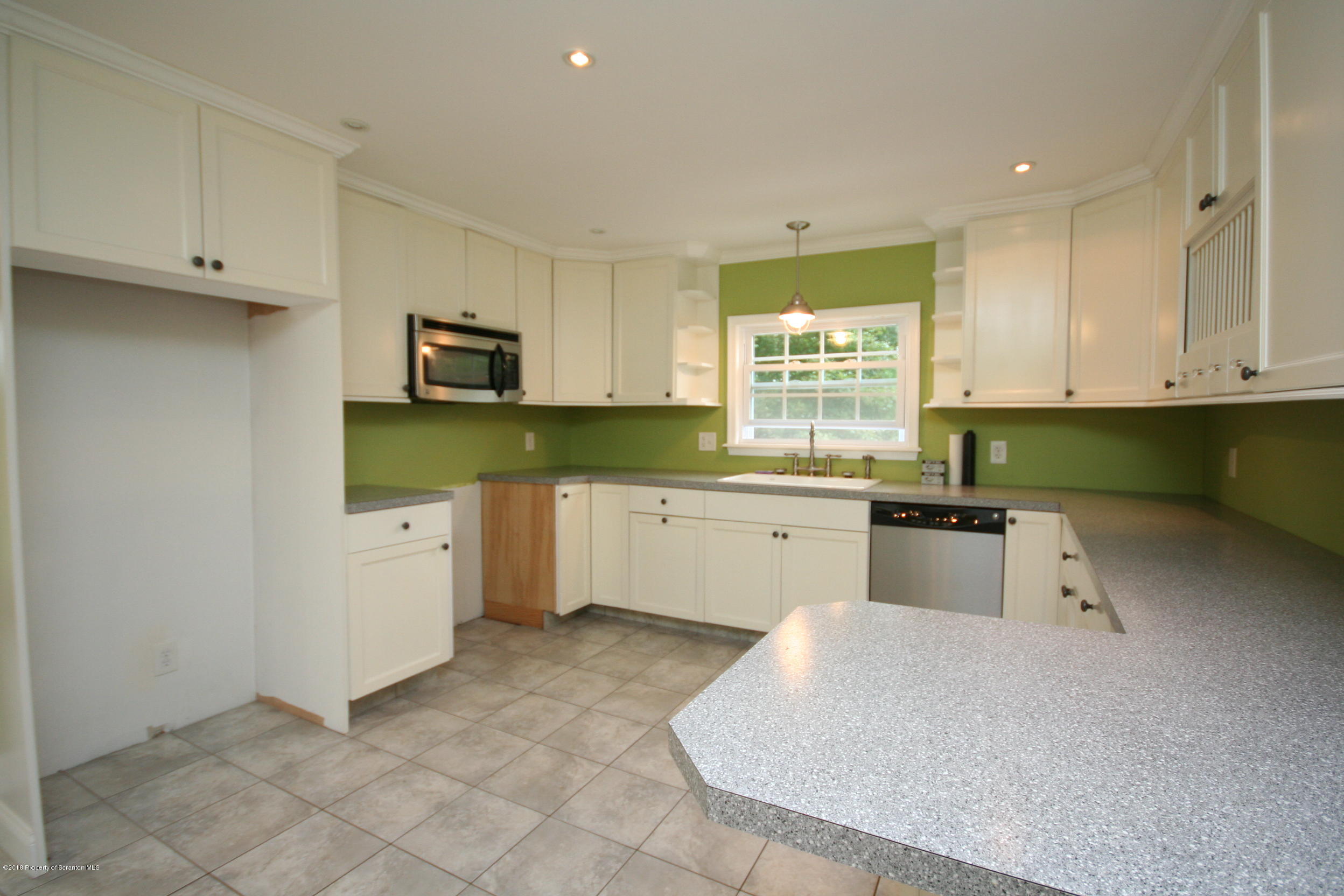 144 Shust Road Carbondale, PA 18407 - Photo 5 of 22 Gallery Image 5