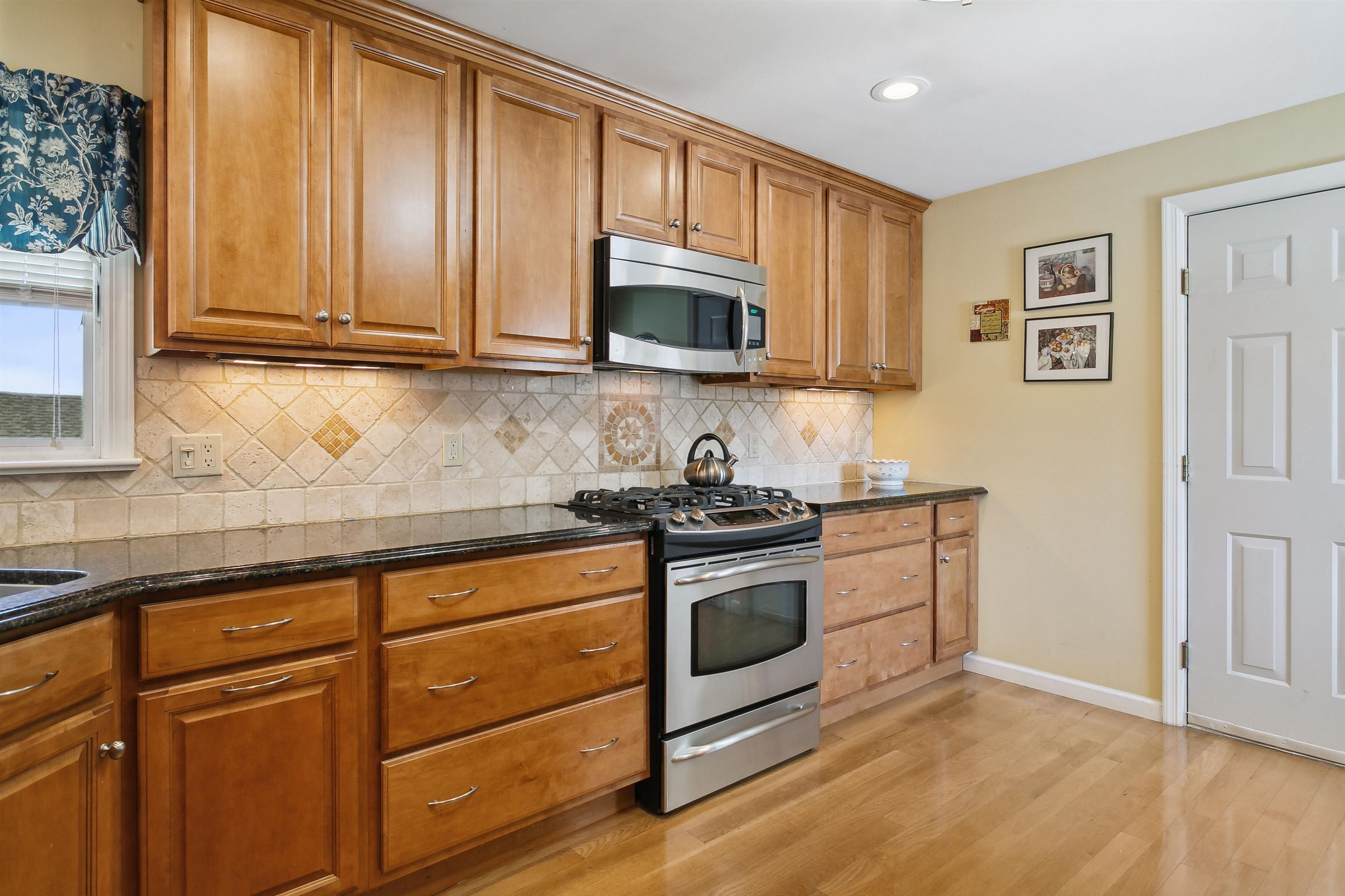 83 Garden Street Wood-Ridge, NJ 07075 - Photo 12 of 37 Gallery Image 12