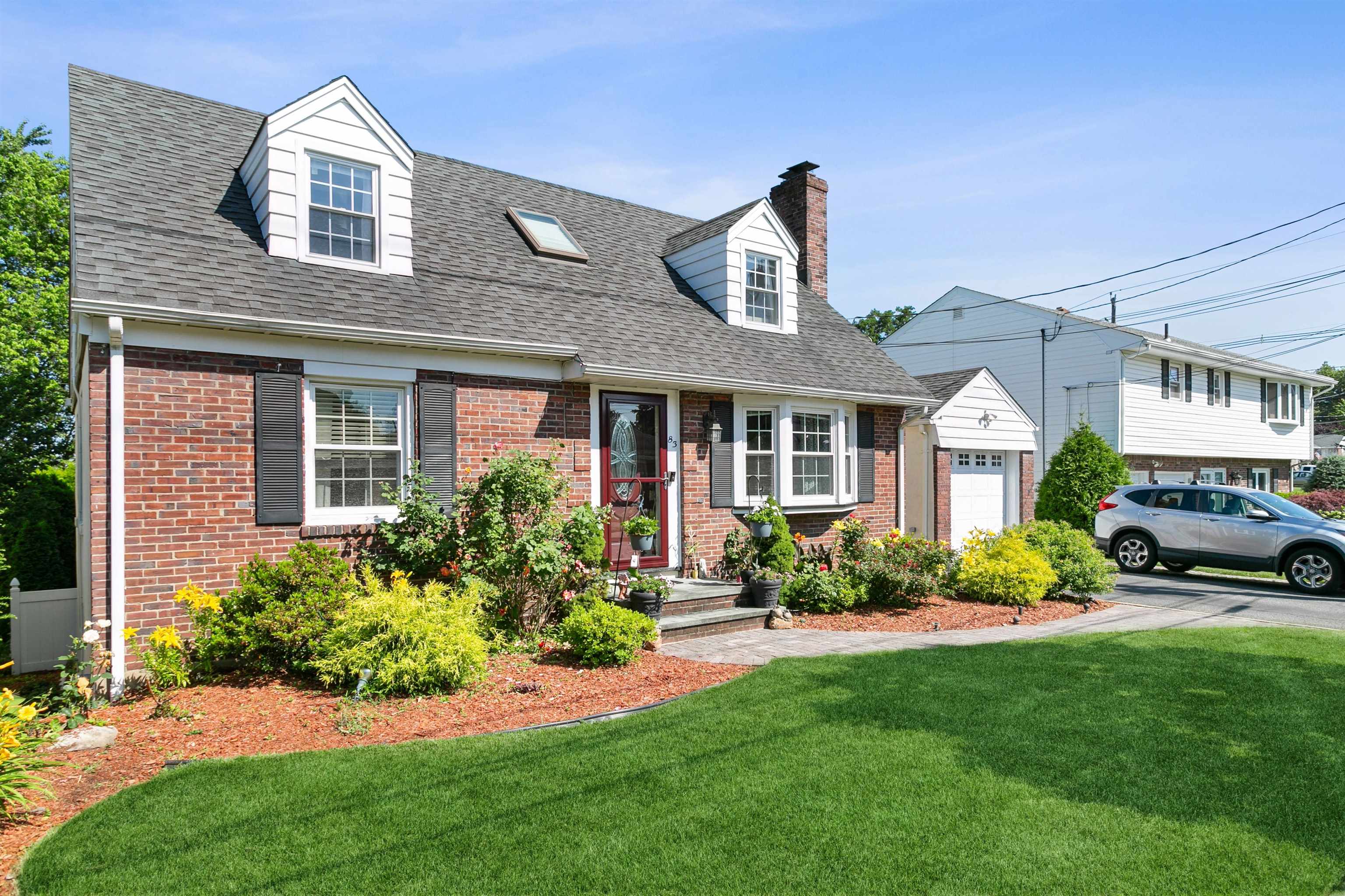 83 Garden Street Wood-Ridge, NJ 07075 - Photo 3 of 37 Gallery Image 3