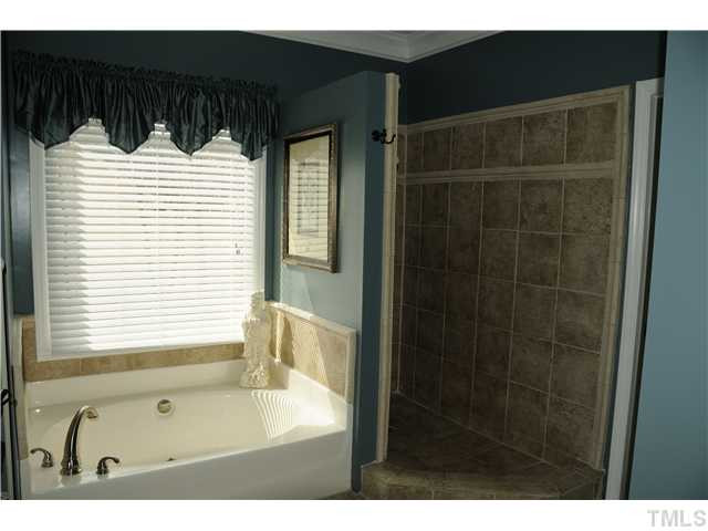 829 Bromley Way Raleigh, NC 27615 - Photo 6 of 10 Photo 6