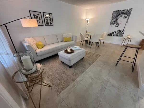 $1,750 | 1551 12th, Unit 12A, Hollywood, FL 33019