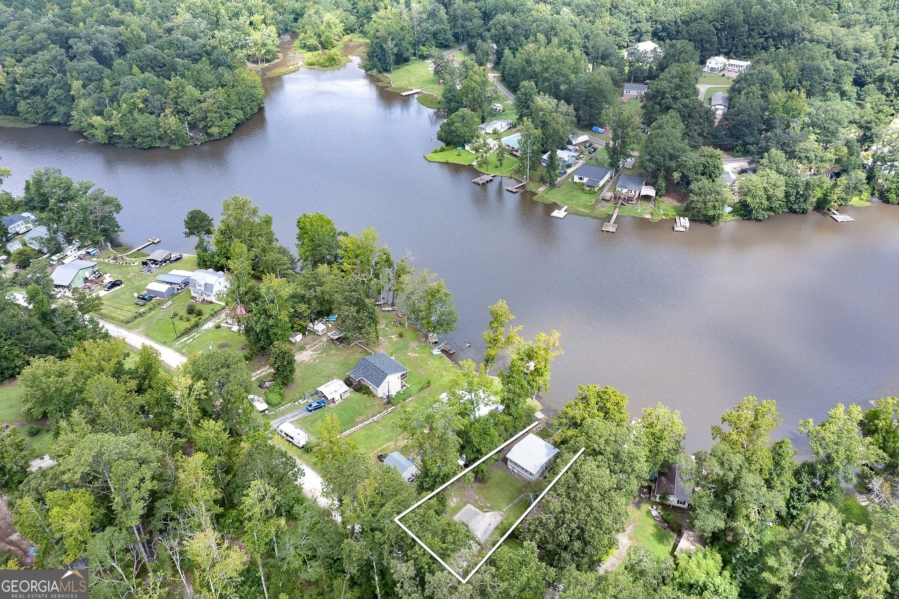 126 Elizabeth Circle Jackson, GA 30233 - Photo 5 of 33 a view of a garden with a flower in a garden