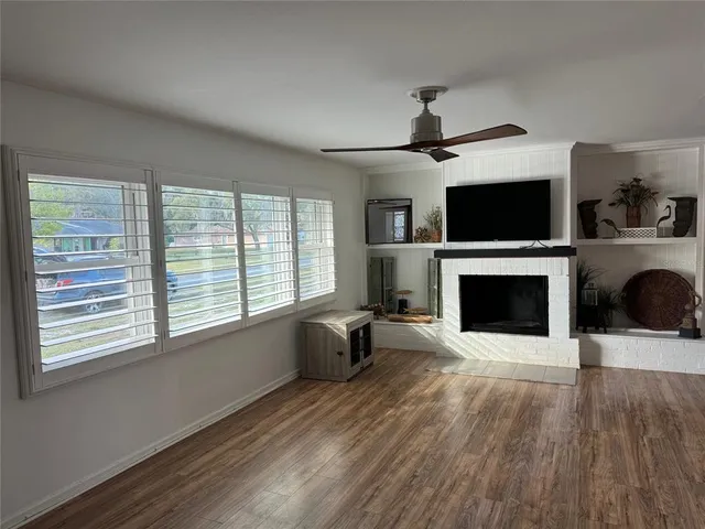 $290,000 | 314 Belle Ayre Drive, Mount Dora, FL 32757