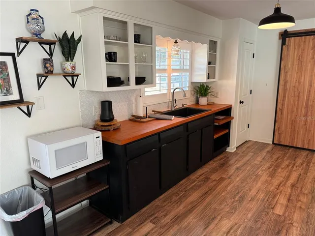 $290,000 | 314 Belle Ayre Drive, Mount Dora, FL 32757