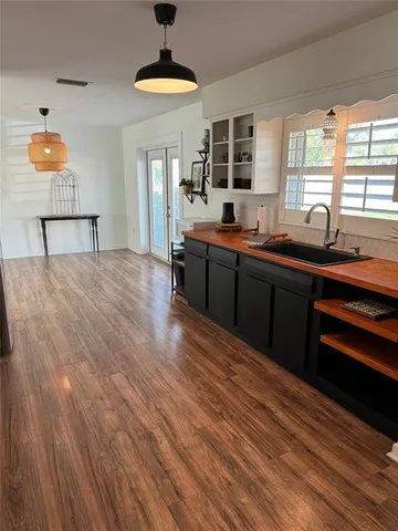 $290,000 | 314 Belle Ayre Drive, Mount Dora, FL 32757