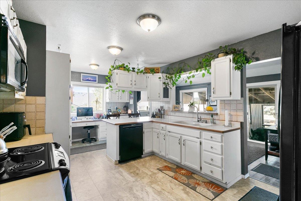 8511 North Austin Road Spokane, WA 99208 - Photo 2 of 24