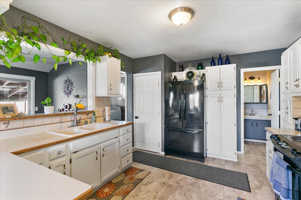 8511 North Austin Road Spokane, WA 99208 - Photo 3 of 24