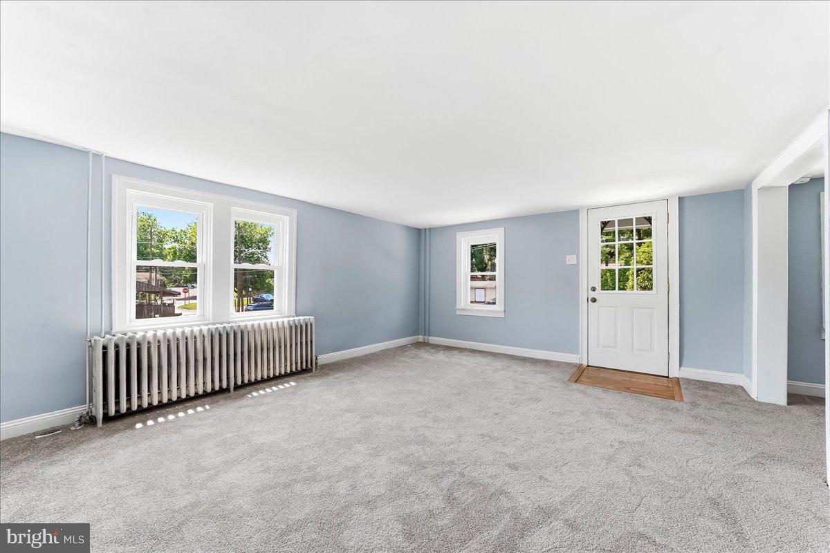 1007 Livingston Road Phoenixville, PA 19460 - Photo 4 of 30