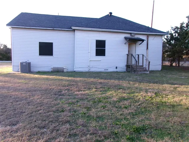 $1,700 | 1519 South Highway 67, Cedar Hill, TX 75104