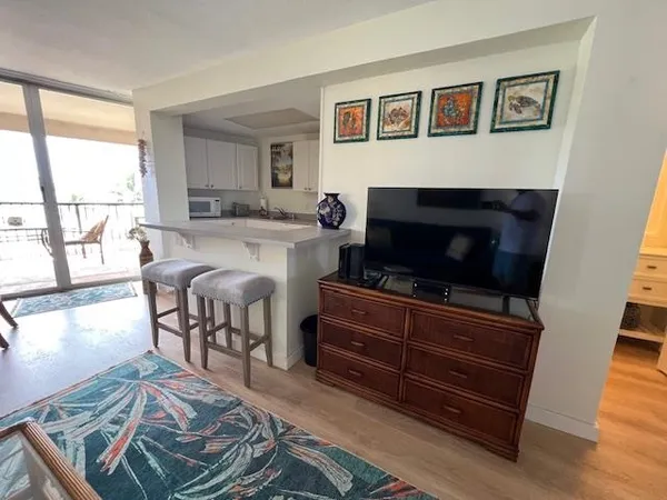 $2,500 | 3823 Lower Honoapiilani Road, Unit 307, Lahaina, HI 96761