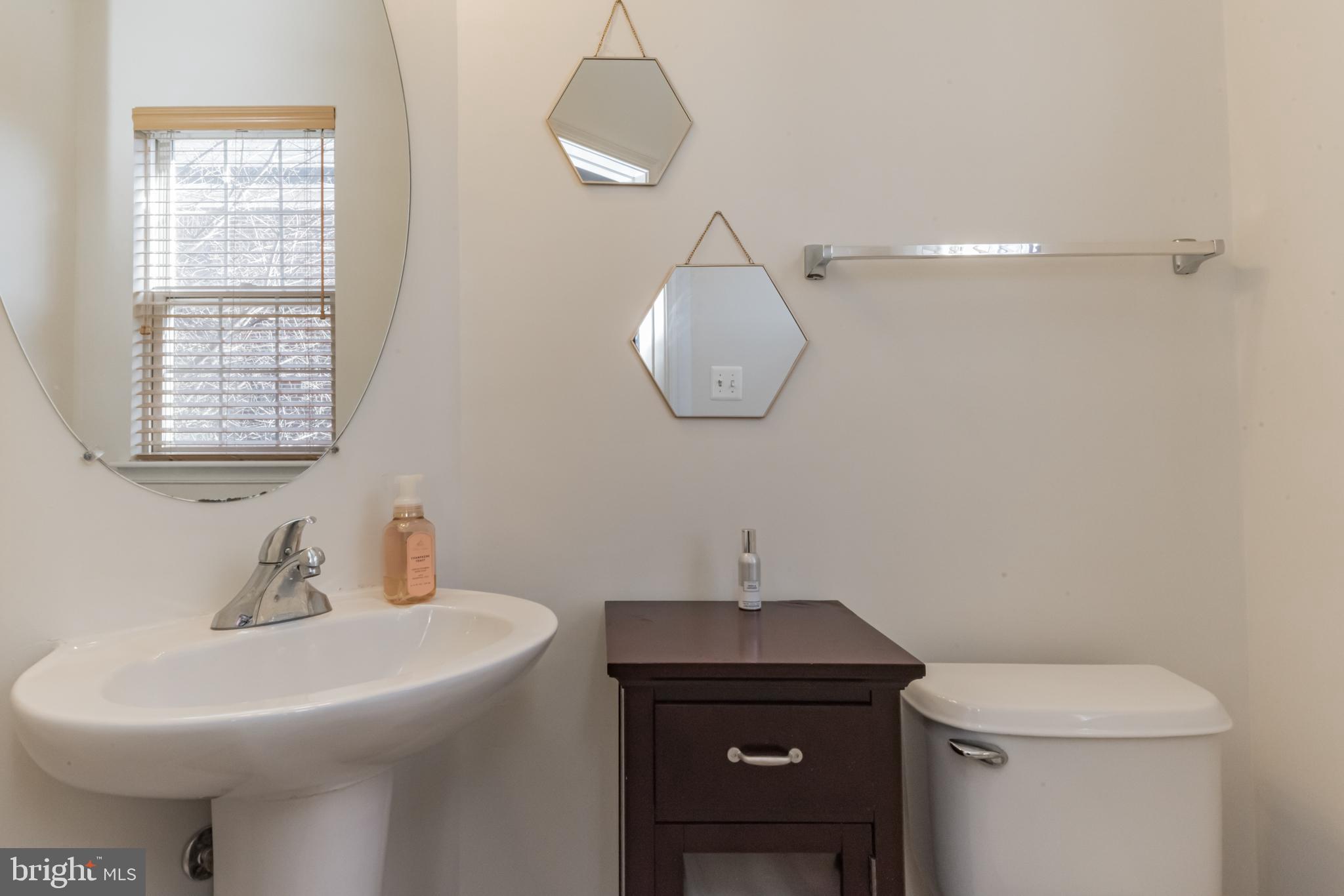 1035 Gaither Road Rockville, MD 20850 - Photo 13 of 29 Gallery Image 13