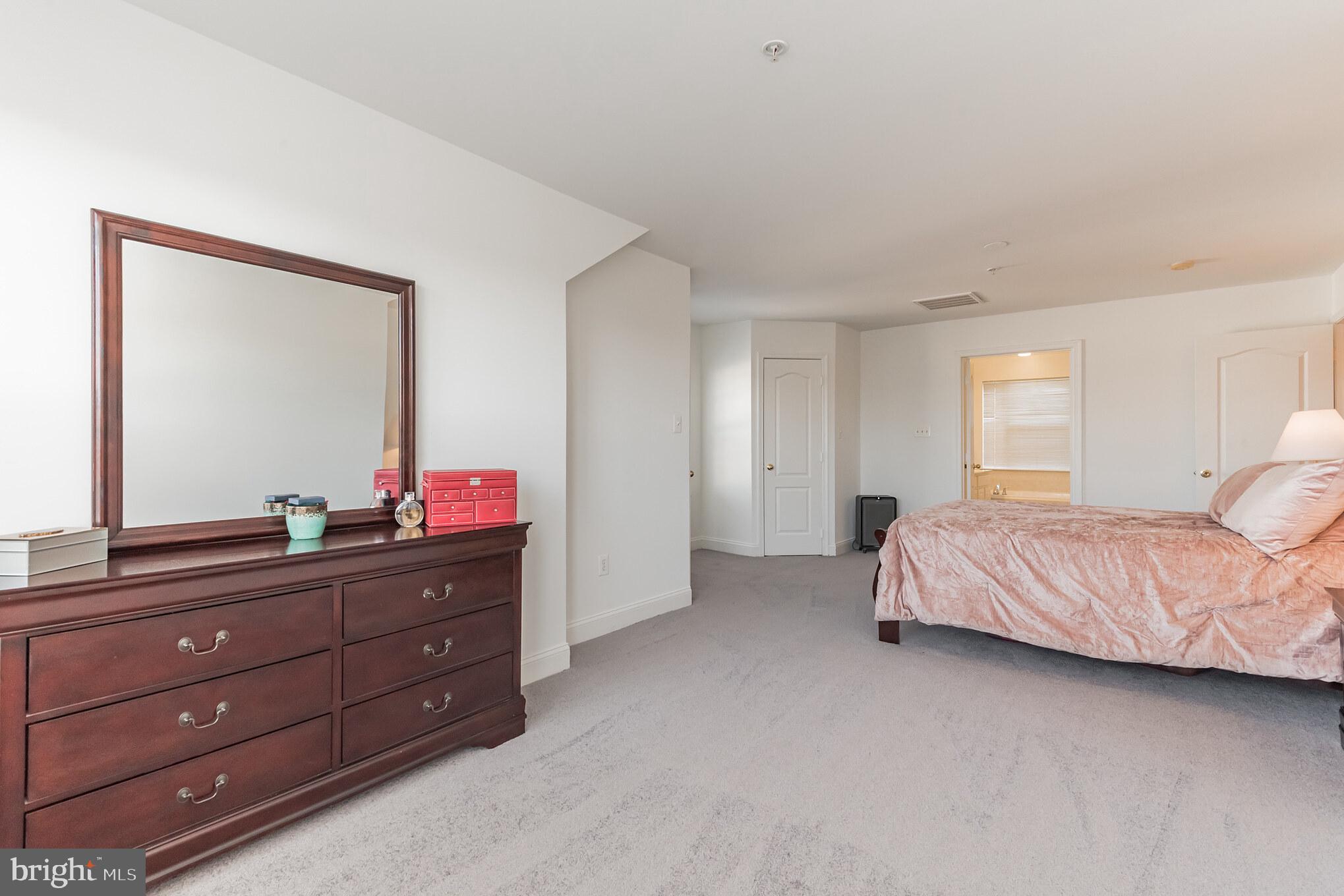 1035 Gaither Road Rockville, MD 20850 - Photo 23 of 29 Gallery Image 23