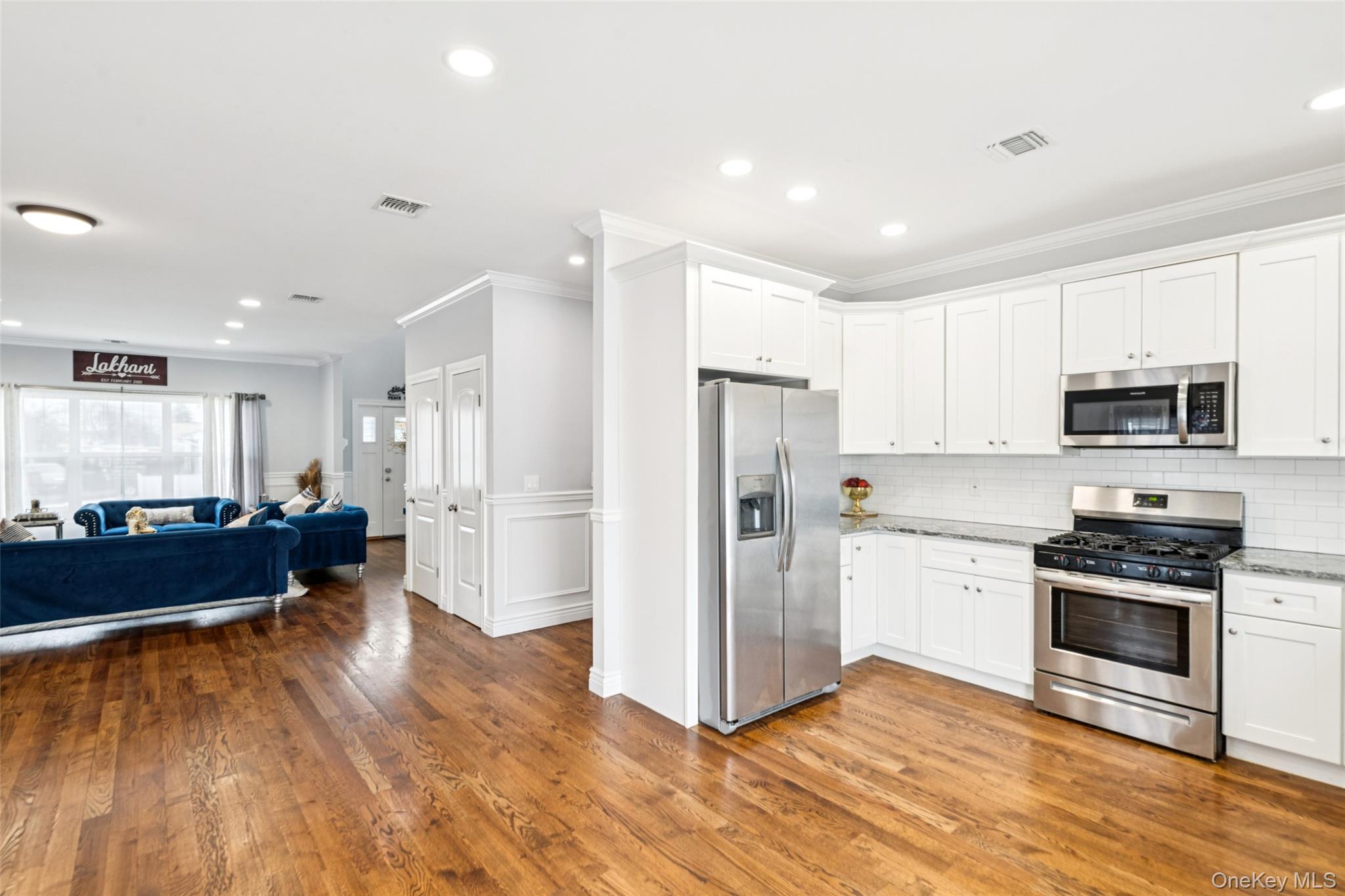 2162 Seamans Neck Road Seaford, NY 11783 - Photo 12 of 28