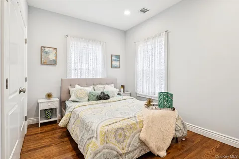 $1,399,000 | 2162 Seamans Neck Road, Seaford, NY 11783