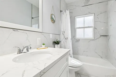 $1,399,000 | 2162 Seamans Neck Road, Seaford, NY 11783