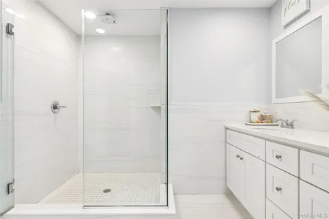 $1,399,000 | 2162 Seamans Neck Road, Seaford, NY 11783