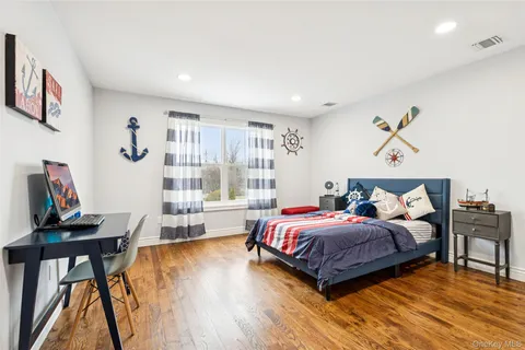 $1,399,000 | 2162 Seamans Neck Road, Seaford, NY 11783