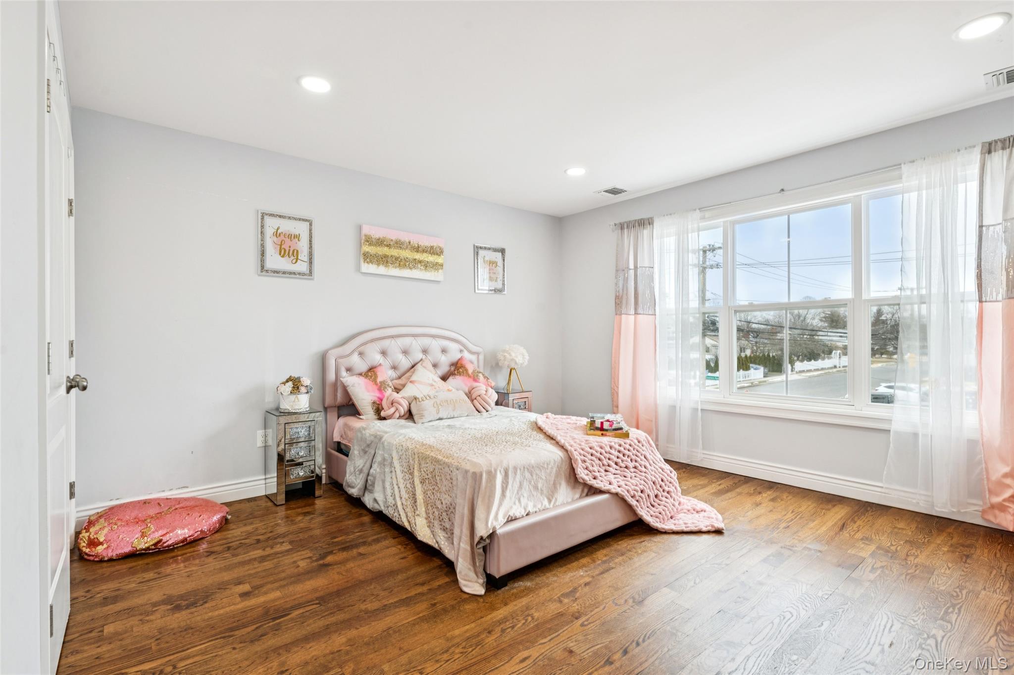 2162 Seamans Neck Road Seaford, NY 11783 - Photo 20 of 28