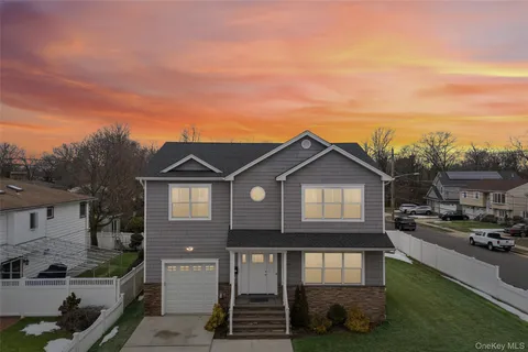 $1,399,000 | 2162 Seamans Neck Road, Seaford, NY 11783