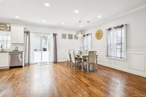 $1,399,000 | 2162 Seamans Neck Road, Seaford, NY 11783