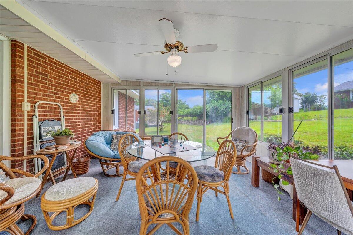 419 Diamond Road Salem, VA 24153 - Photo 16 of 76 33-MIB08691