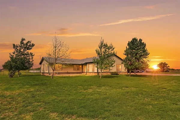 $639,900 | 10208 County Road 418, Grandview, TX 76050