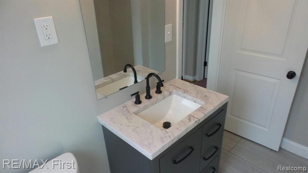 1660 Littlestone Road Grosse Pointe, MI 48236 - Photo 20 of 29