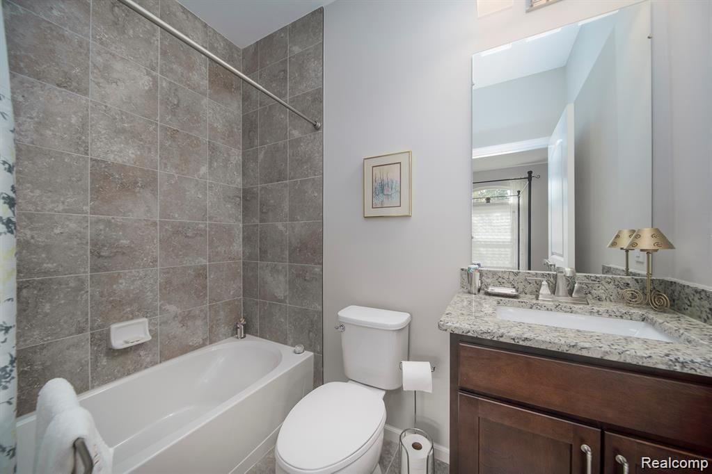 5483 Woodfall Road Clarkston, MI 48348 - Photo 29 of 43 Full Bath
