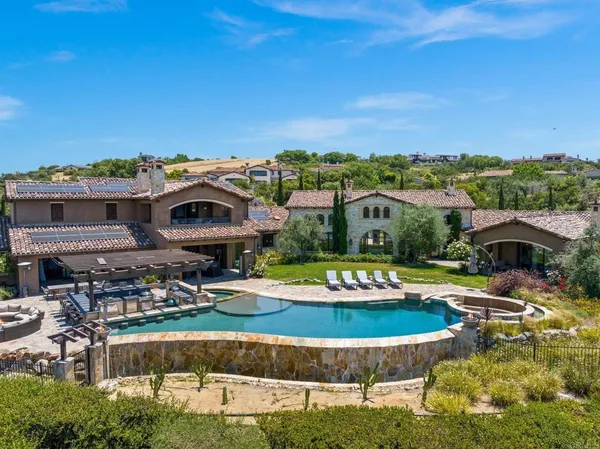 $9,999,000 | 8287 Run Of The Knolls Court, San Diego, CA 92127