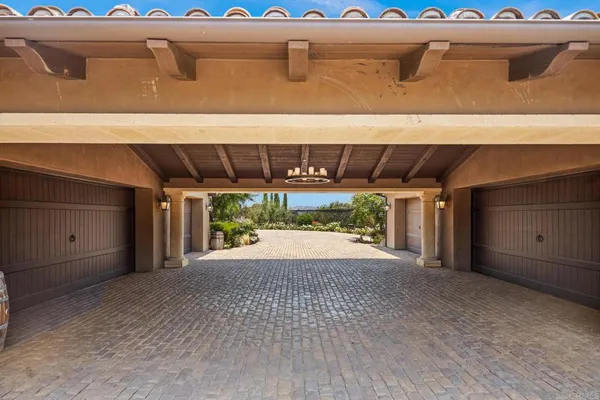 $9,999,000 | 8287 Run Of The Knolls Court, San Diego, CA 92127