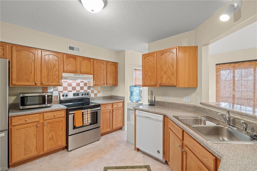 3505 Transou Road Pfafftown, NC 27040 - Photo 11 of 42 Gallery Image 11