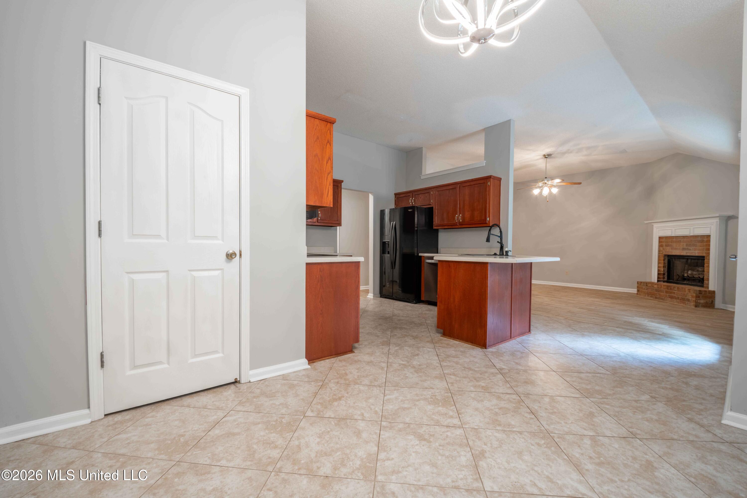 5860 Ridgetop Drive Horn Lake, MS 38637 - Photo 6 of 25 Interior-17