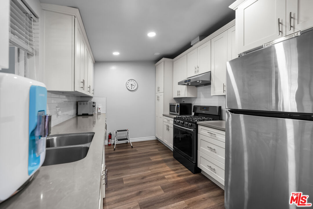 160 West Jay Street Carson, CA 90745 - Photo 4 of 18