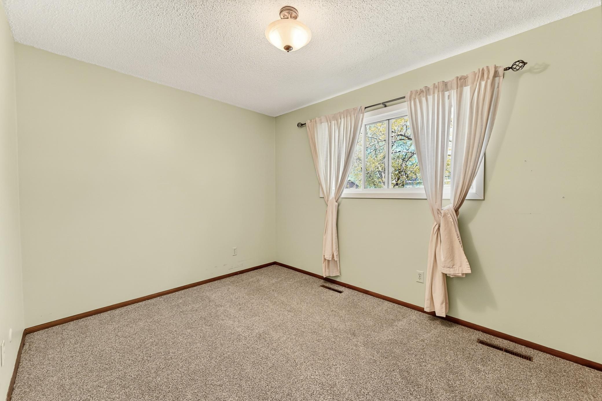 2104 Telemark Lane Northwest Rochester, MN 55901 - Photo 13 of 30