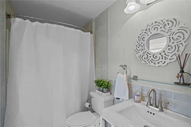 $750,000 | 4 Read Avenue, Warren, RI 02885