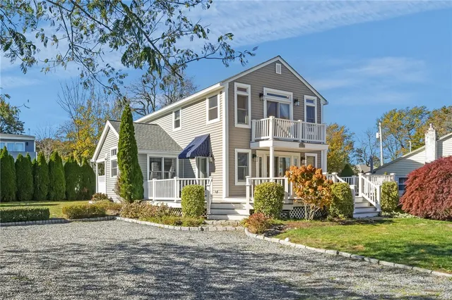 $750,000 | 4 Read Avenue, Warren, RI 02885