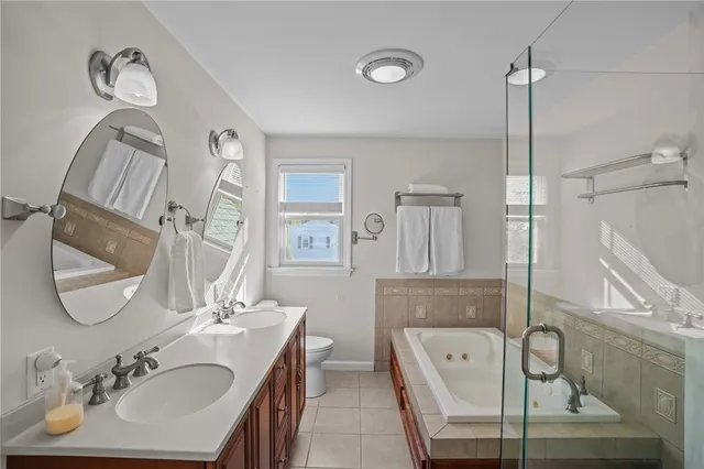 $750,000 | 4 Read Avenue, Warren, RI 02885