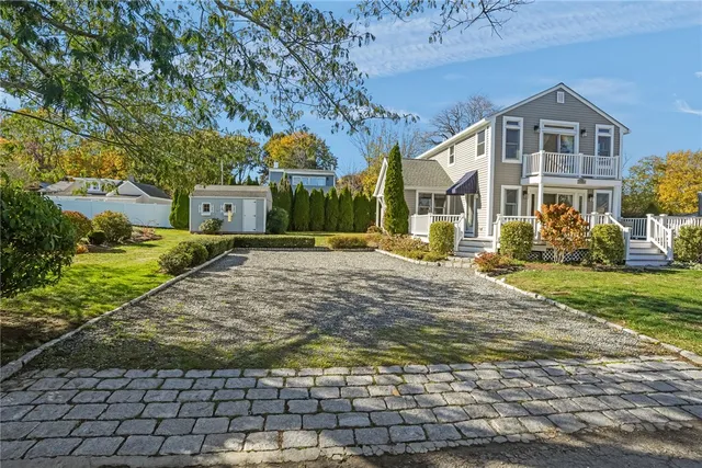 $750,000 | 4 Read Avenue, Warren, RI 02885